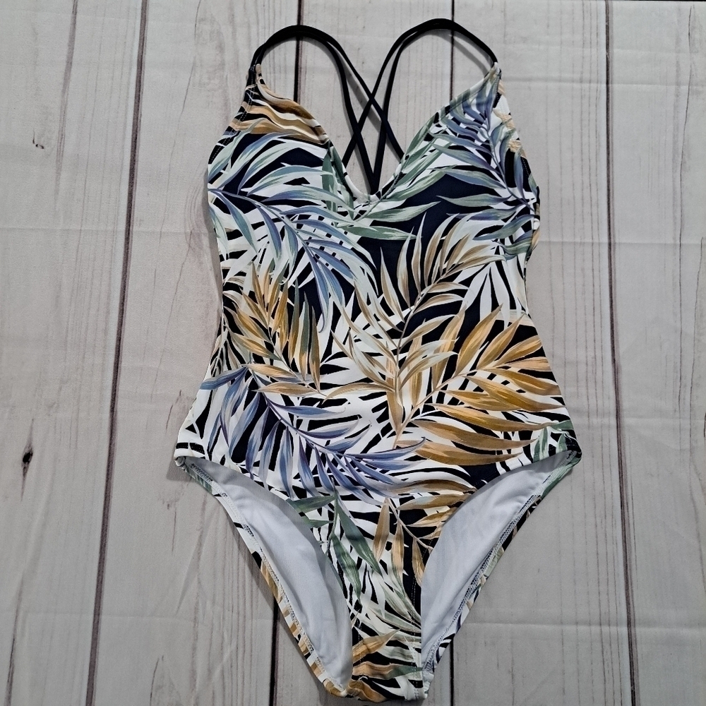 Hurley NWOT Leaf Design One Piece Swimsuit Size Medium*Still has hygiene liner*
